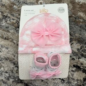 Pink Baby Hat and Booties Set little celebrity